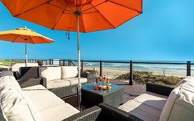 Newly Decorated Condo In Beautiful Beachfront Resort